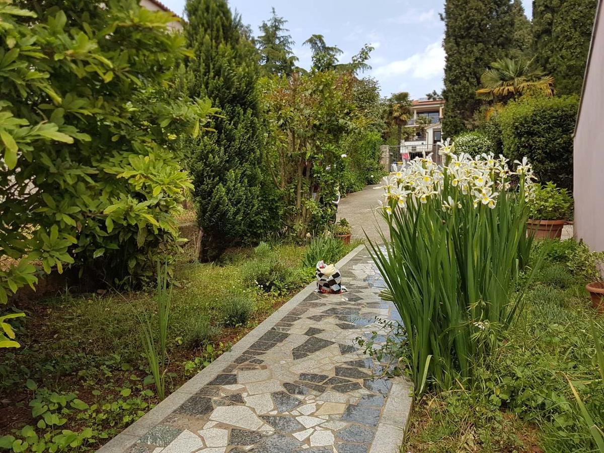 Apartments Ella Rovinj Exterior photo
